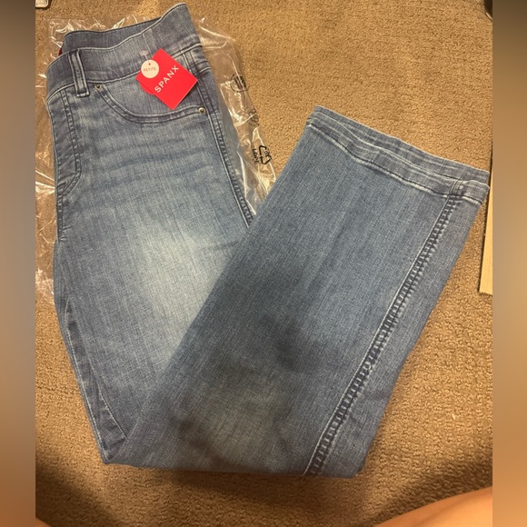 Spanx every wear kick flare jeans in vintage indigo - Picture 4 of 5